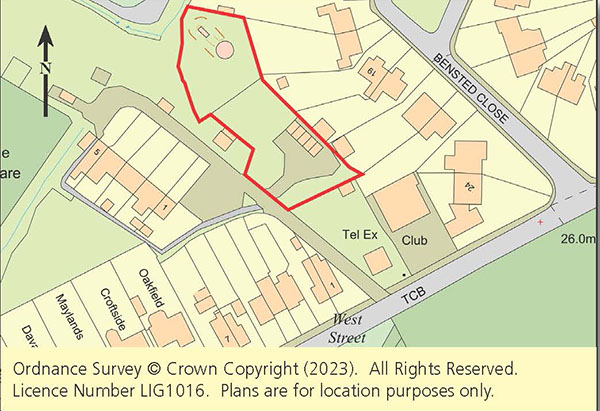 Lot: 86 - SIX GARAGES AND OVER A THIRD OF AN ACRE WITH FURTHER POTENTIAL -